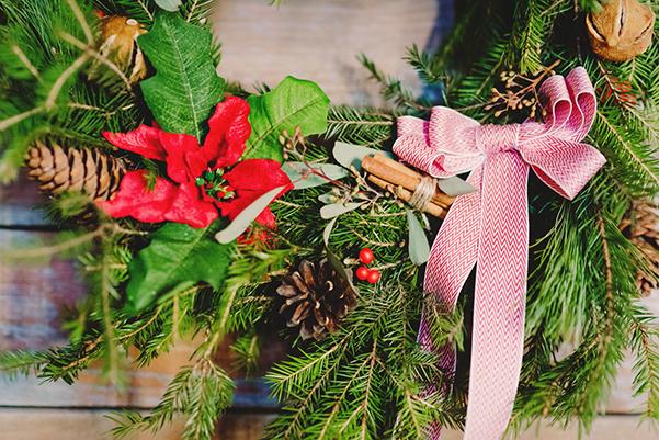 Рождество в английском стиле: украшения из растений