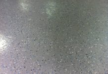 бетонный пол с мозаичным рисунком