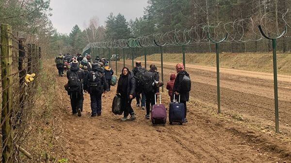 Антонов заявил о вине США в миграционном кризисе на границе ЕС
