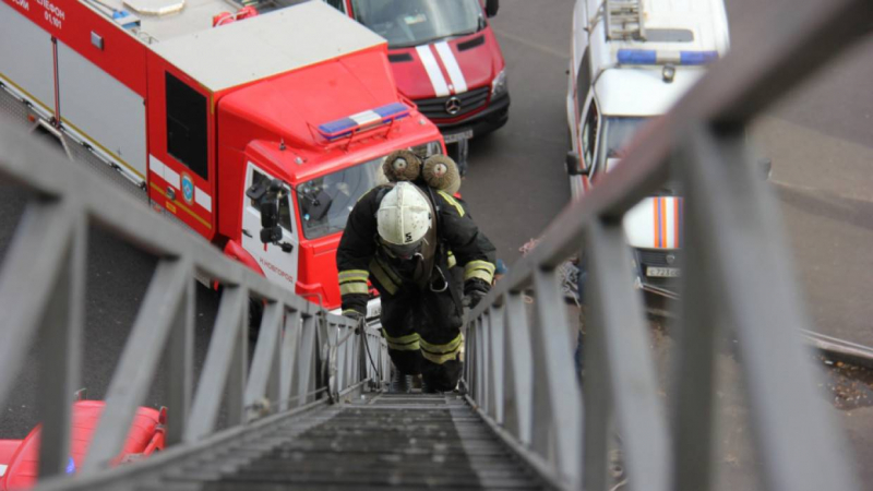Спасатели локализовали возгорание на Северной верфи в Петербурге