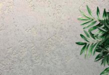 Декоративная штукатурка для внутренней отделки стен: выбор, нанесение и уход